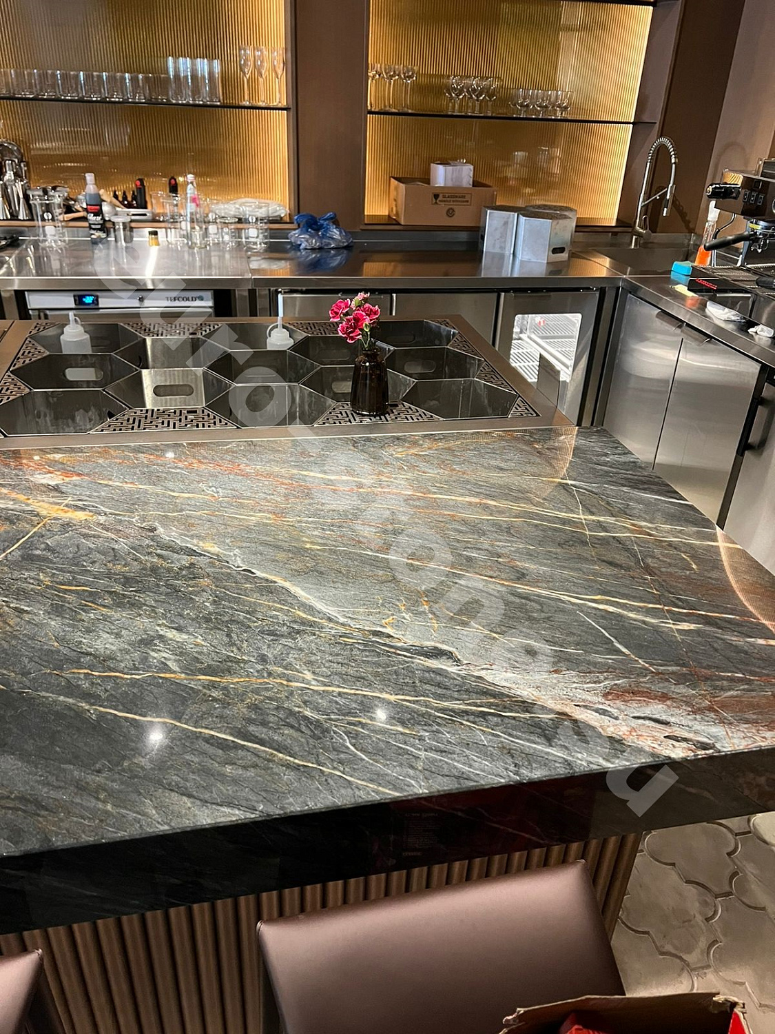 Столешница из зеленого кварцита