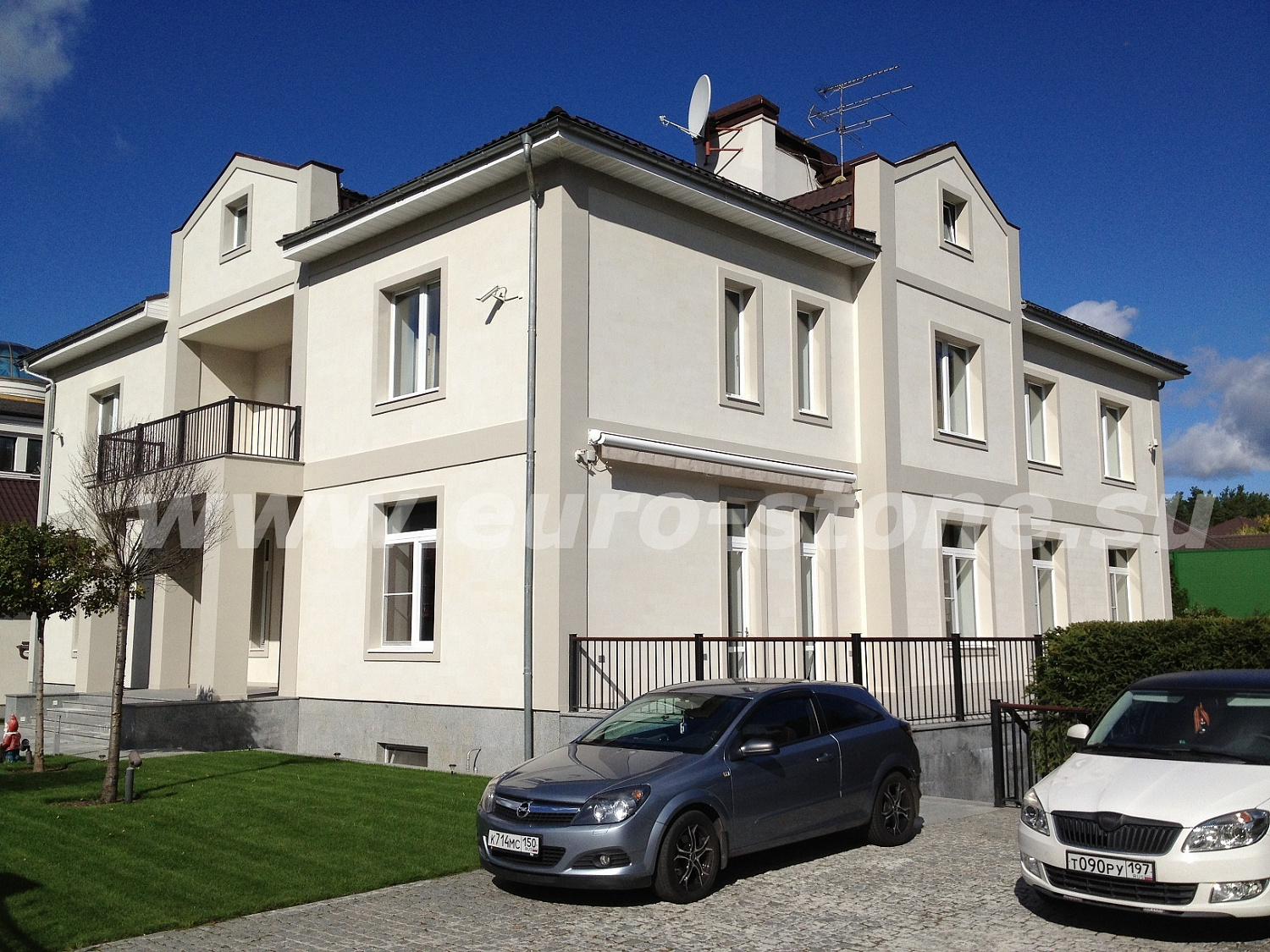 Плитка из известняка белая