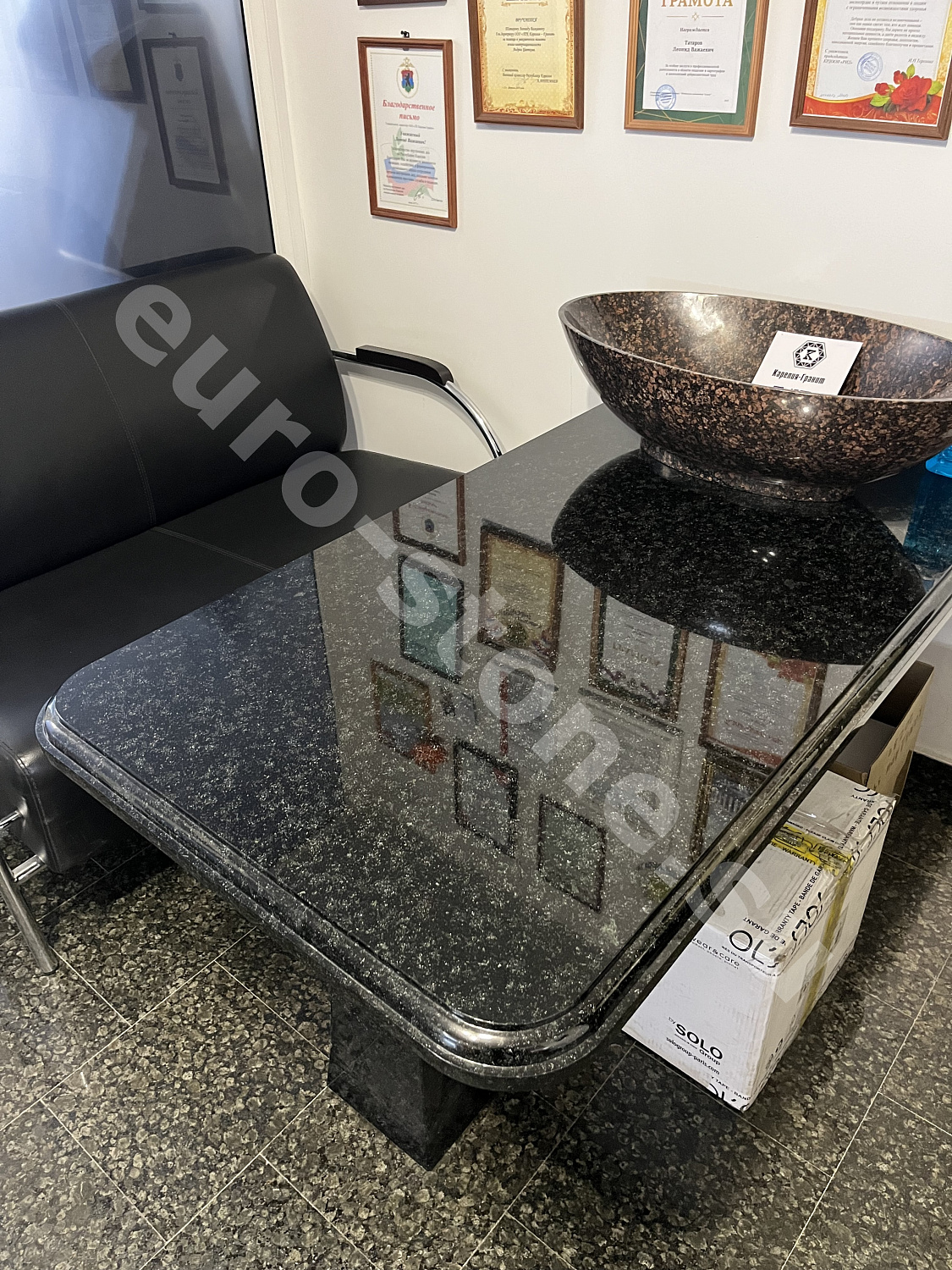 Столешница из черного гранита