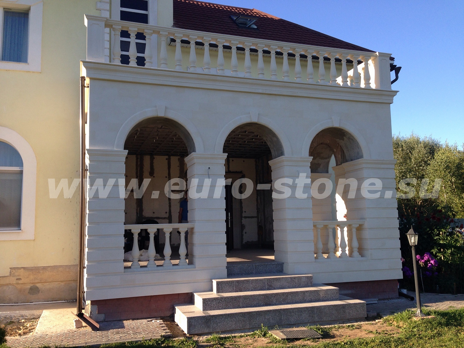 Плитка из известняка белая