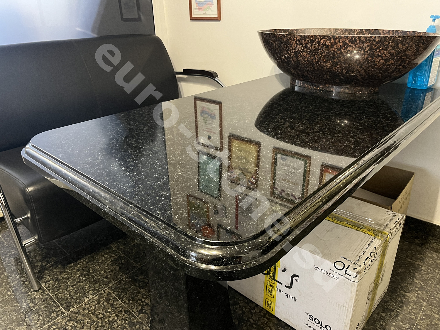 Столешница из черного гранита